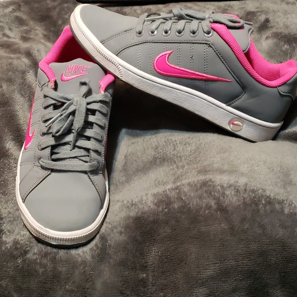 Nike pink and gray shoes